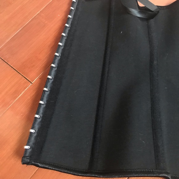 Black waist Trainer - Picture 4 of 4
